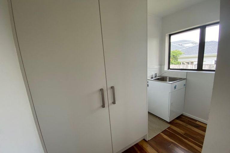 Photo of property in 80 Neil Avenue, Te Atatu Peninsula, Auckland, 0610