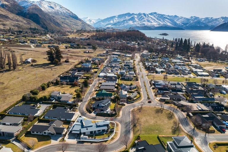 Photo of property in 40 Kelliher Drive, Wanaka, 9305