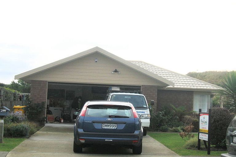 Photo of property in 93 Makarini Street, Paraparaumu, 5032