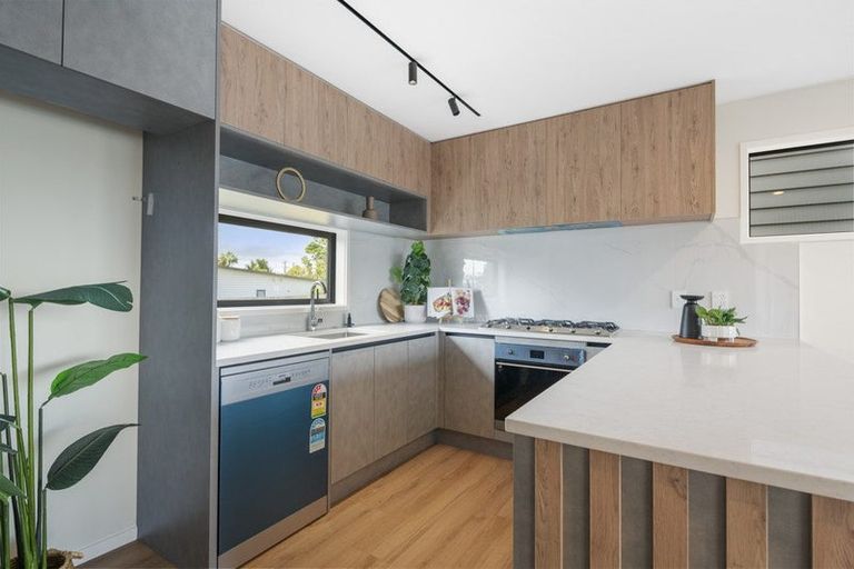 Photo of property in 95d Kervil Avenue, Te Atatu Peninsula, Auckland, 0610