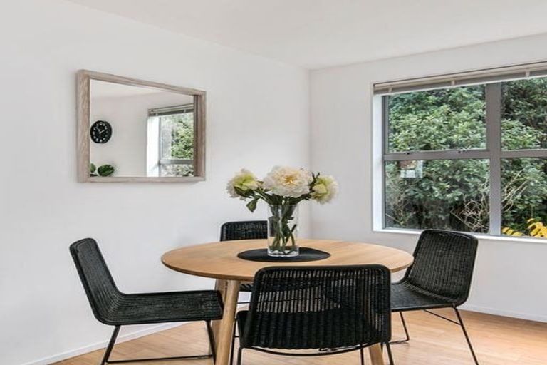 Photo of property in 56 Saddleback Grove, Karori, Wellington, 6012