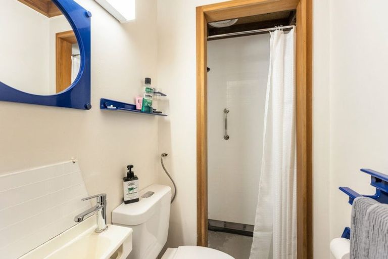 Photo of property in 1 Valley Street, Island Bay, Wellington, 6023