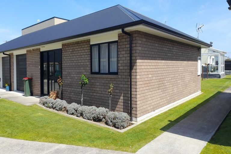Photo of property in Annie Brydon Village, 97-99 Argyle Street, Hawera, 4610