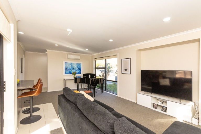 Photo of property in 36 Karina Terrace, Roslyn, Palmerston North, 4414