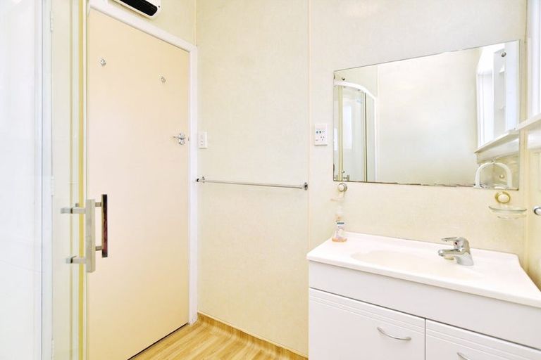 Photo of property in 28 Wimborne Crescent, Aranui, Christchurch, 8061