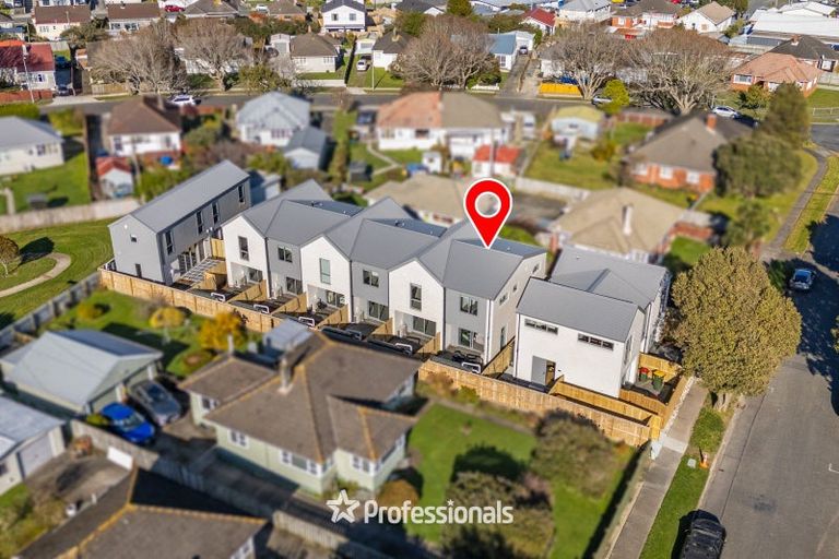 Photo of property in 31-33 Chapman Crescent, Naenae, Lower Hutt, 5011