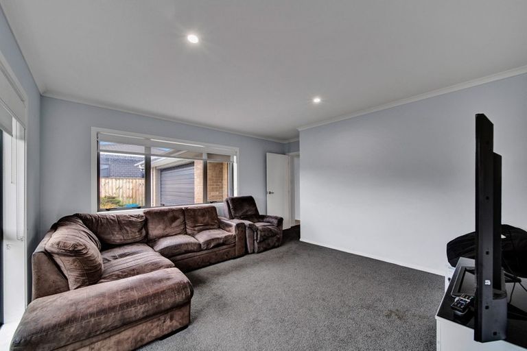 Photo of property in 7 Nikau Place, Hawera, 4610