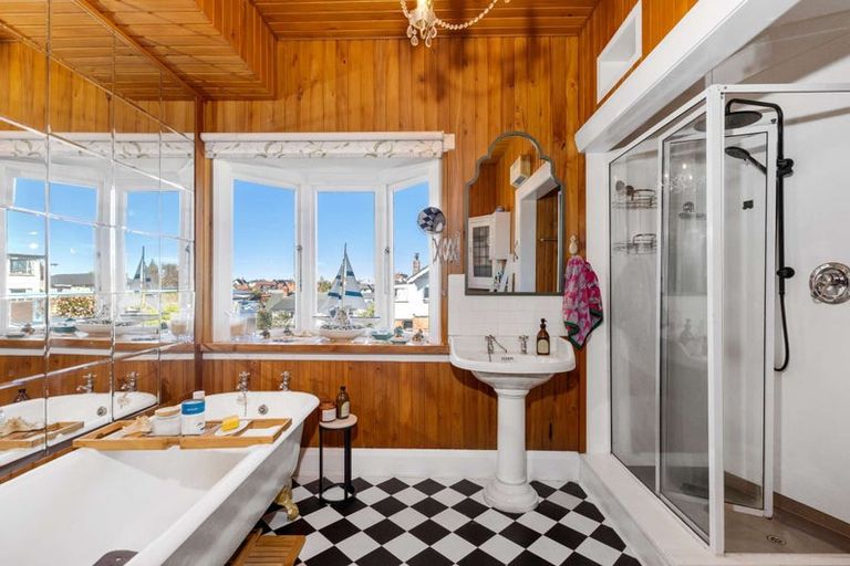 Photo of property in 2 Hart Street, Maori Hill, Timaru, 7910