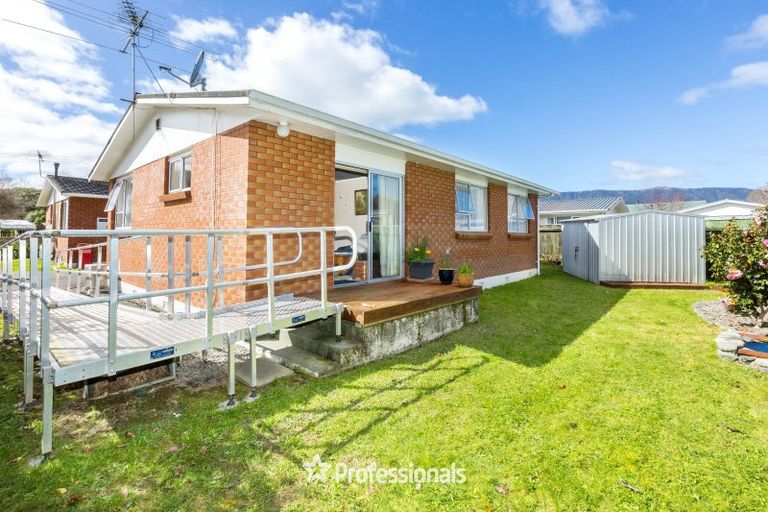 Photo of property in 2/9 Denver Grove, Totara Park, Upper Hutt, 5018