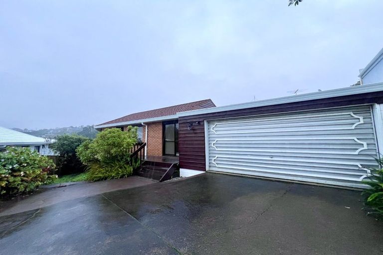 Photo of property in 1 Elgin Place, Red Beach, 0932