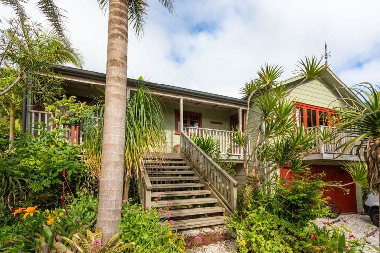 Photo of property in 19 Grange Road, Hahei, Whitianga, 3591