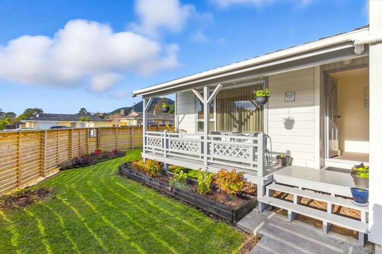 Photo of property in 6a Buckley Grove, Paraparaumu, 5032