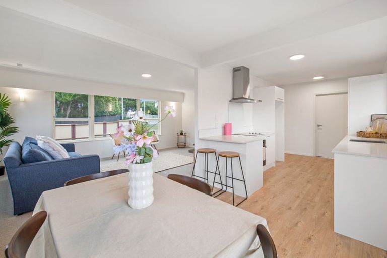 Photo of property in 42 Ray Small Drive, Pahurehure, Papakura, 2113