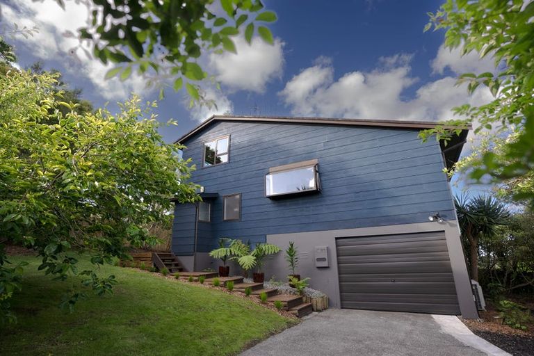 Photo of property in 2/15b Nandana Drive, Glen Eden, Auckland, 0602