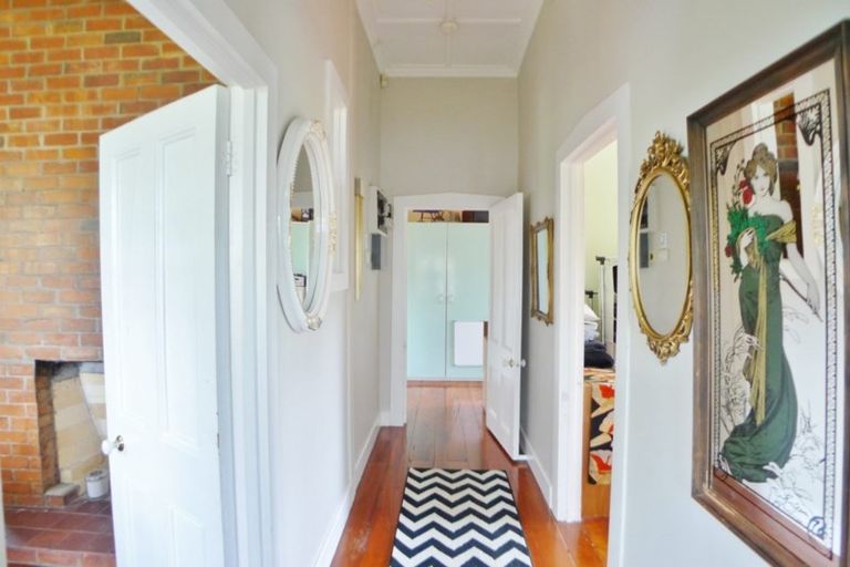 Photo of property in 24 Graham Avenue, Te Atatu Peninsula, Auckland, 0610