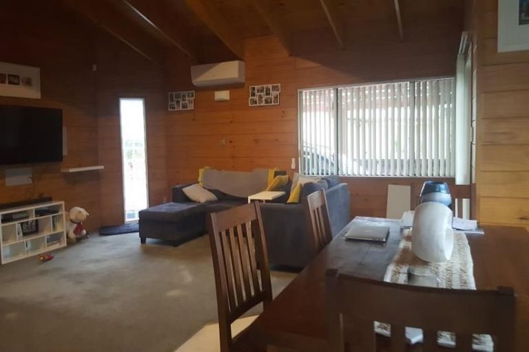 Photo of property in 24a Holiday Road, Stanmore Bay, Whangaparaoa, 0932