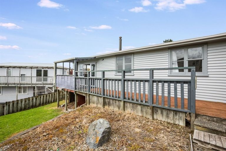 Photo of property in 18 Waiho Terrace, Elsdon, Porirua, 5022