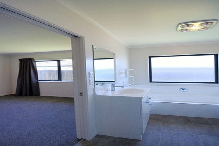 Photo of property in 19 Ragley Way, Rolleston, 7615