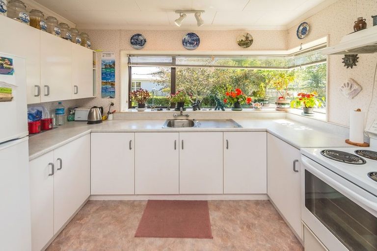 Photo of property in 16 Oaklea Avenue, Marton, 4710