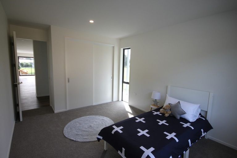 Photo of property in 14 Lynette Place, Mangere, Auckland, 2022