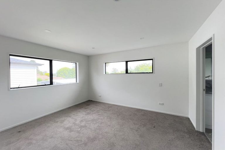 Photo of property in 30c Durham Street, Te Atatu Peninsula, Auckland, 0610
