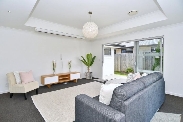 Photo of property in 7 Reeves Road, Rangiora, 7400