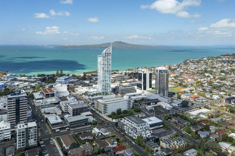 Photo of property in Sentinel Apartments, 2402/3 Northcroft Street, Takapuna, Auckland, 0622