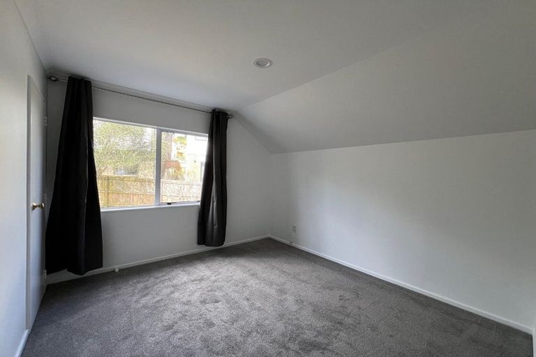 Photo of property in 8 Thornbill Rise, Unsworth Heights, Auckland, 0632