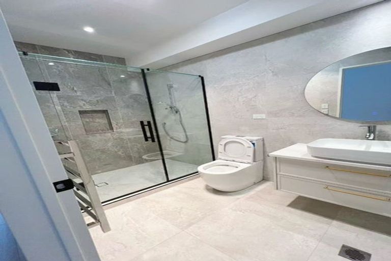 Photo of property in 45 Puihi Crescent, Massey, 0614