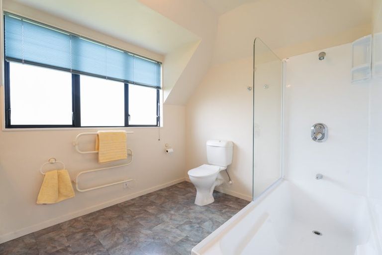 Photo of property in 157 Westchester Drive, Churton Park, Wellington, 6037