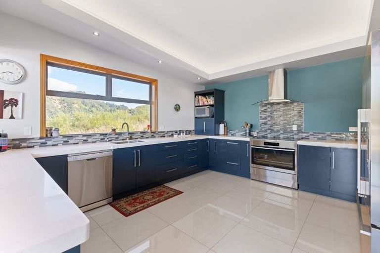 Photo of property in 26 Gravesend Place, Picton, 7220
