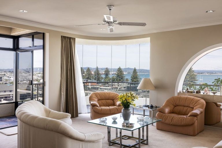 Photo of property in 21 Maunganui Road, Mount Maunganui, 3116