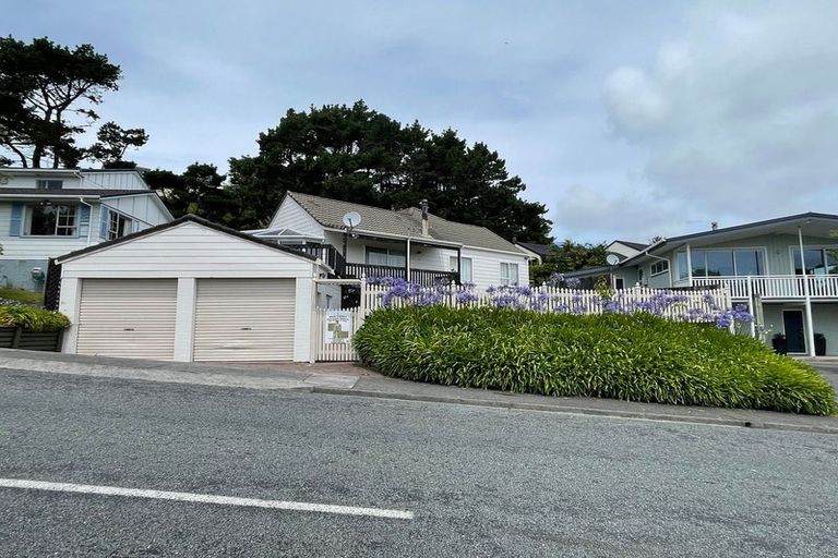 Photo of property in 146 Mark Avenue, Grenada Village, Wellington, 6037