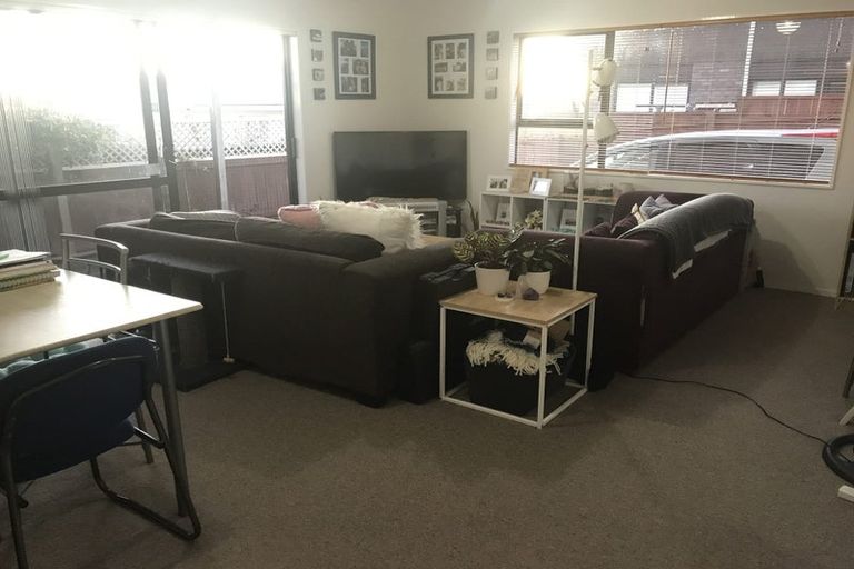 Photo of property in 1/28 Firth Road, Torbay, Auckland, 0630