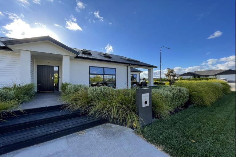 Photo of property in 2 Harrison Close, Cambridge, 3434