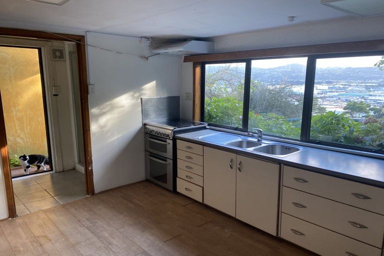 Photo of property in 21 Nikau Road, Point Howard, Lower Hutt, 5013