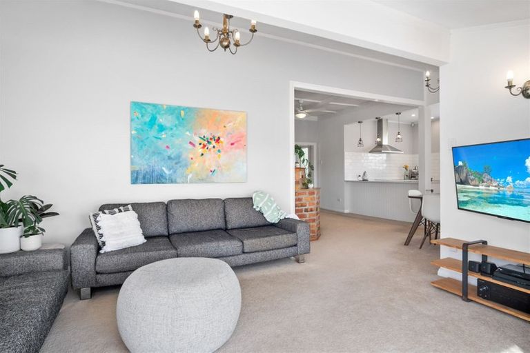 Photo of property in 31 Hillcrest Road, Papatoetoe, Auckland, 2025