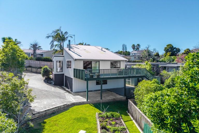 Photo of property in 10 Oliver Twist Avenue, Mellons Bay, Auckland, 2014
