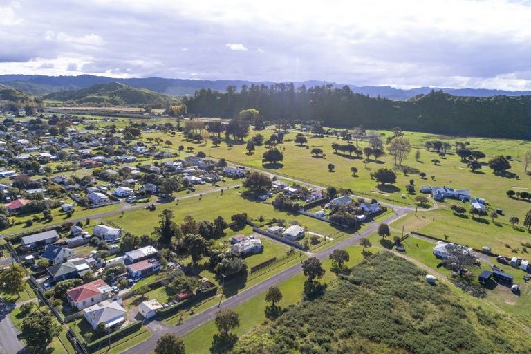 Photo of property in 1 Adventure Street, Tolaga Bay, 4077