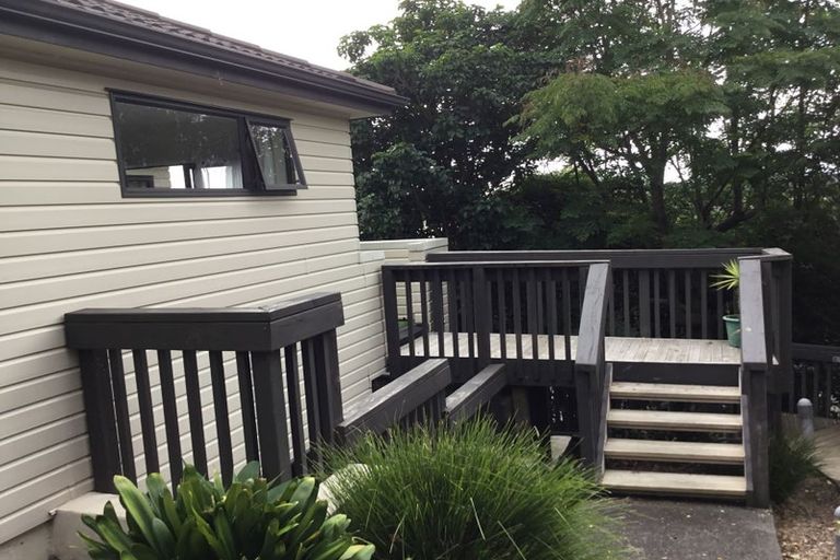 Photo of property in 8c Schnapper Rock Road, Schnapper Rock, Auckland, 0632