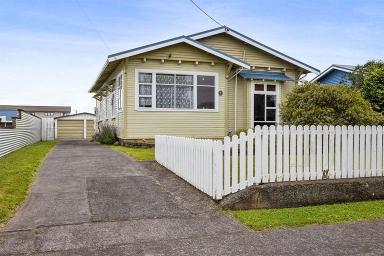 Photo of property in 115 Victoria Street, Hawera, 4610