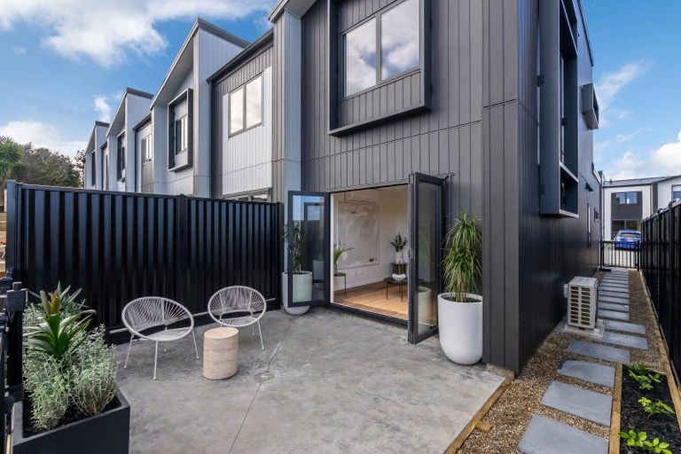 Photo of property in 8/4 Ngaroma House Drive, Hobsonville, Auckland, 0616