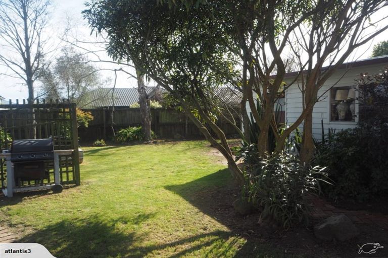 Photo of property in 120 Inwoods Close, Parklands, Christchurch, 8083