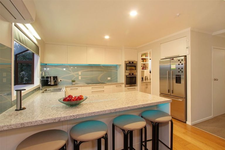 Photo of property in 5 Vela Place, Clarks Beach, 2122