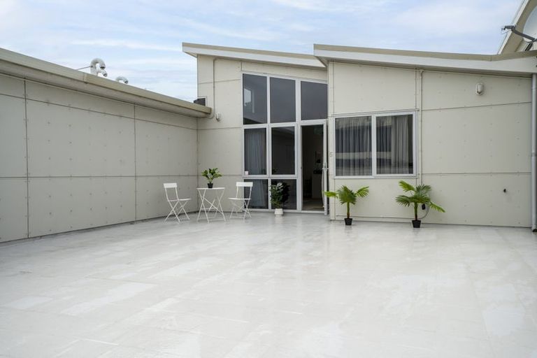 Photo of property in 5/9 Broderick Road, Johnsonville, Wellington, 6037