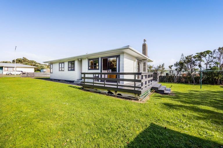 Photo of property in 3 Hickey Place, Opunake, 4616