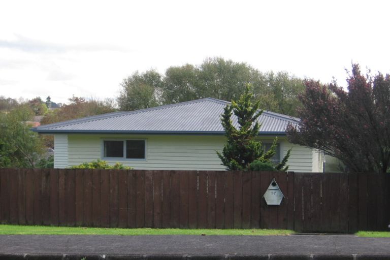 Photo of property in 37 Brunner Road, Glen Eden, Auckland, 0602