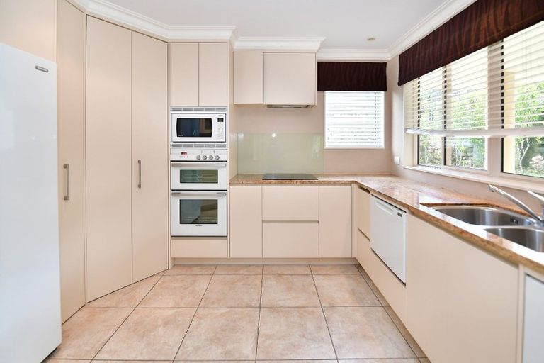 Photo of property in 52 Grovenor Drive, Orewa, 0931