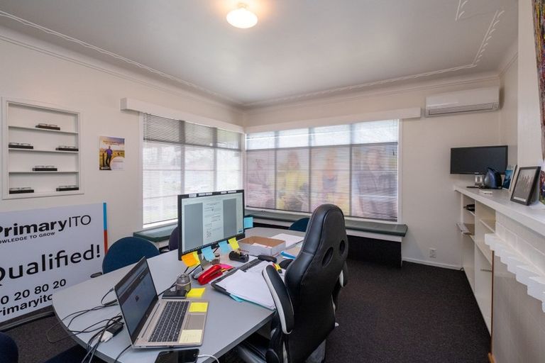 Photo of property in 379 Broadway, Stratford, 4332