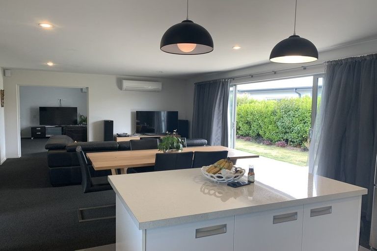 Photo of property in 16b Crown Close, Prebbleton, 7604